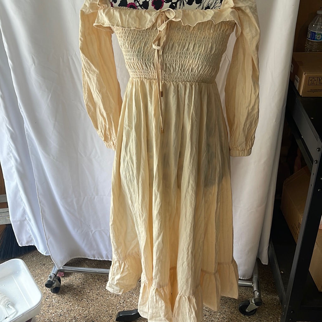 Woman’s Dress Medium